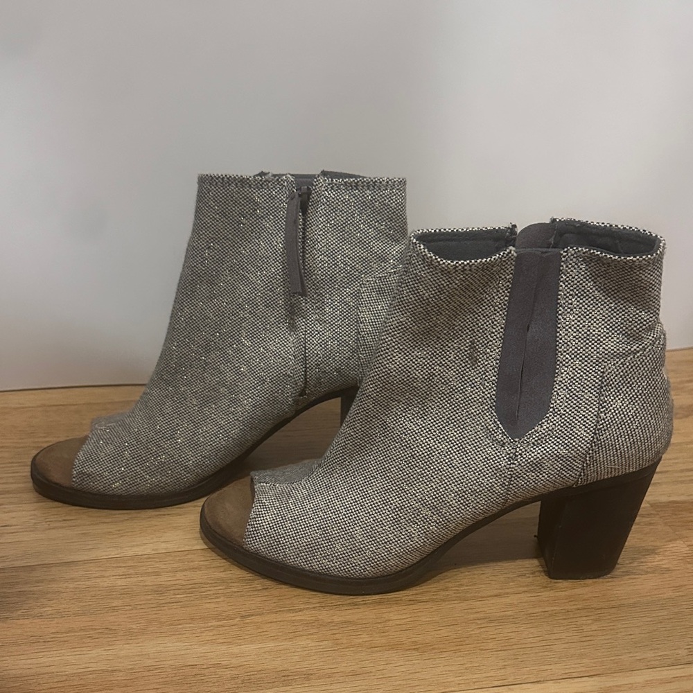 Toms Metallic Gray Open-Toe Ankle Booties - Picture 3 of 5